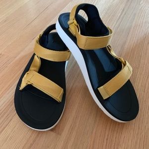 Original Universal Premier Teva in Mustard